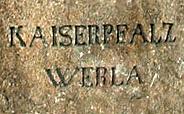 Inschrift auf dem 1875 errichteten Gedenkstein.