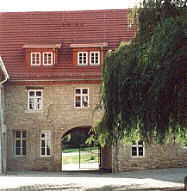Der Eingang zum Kloster, vom Innenhof aus gesehen
