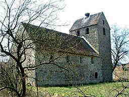 Schwanefeld, Kirche mit Storchennest (11.04.2004)