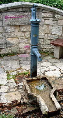 Der Trinkwasserbrunnen in Kblingen